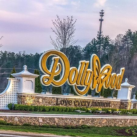 Elegant Escape Villa Pigeon Forge Bagian luar foto