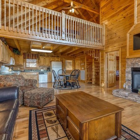 Elegant Escape Villa Pigeon Forge Bagian luar foto