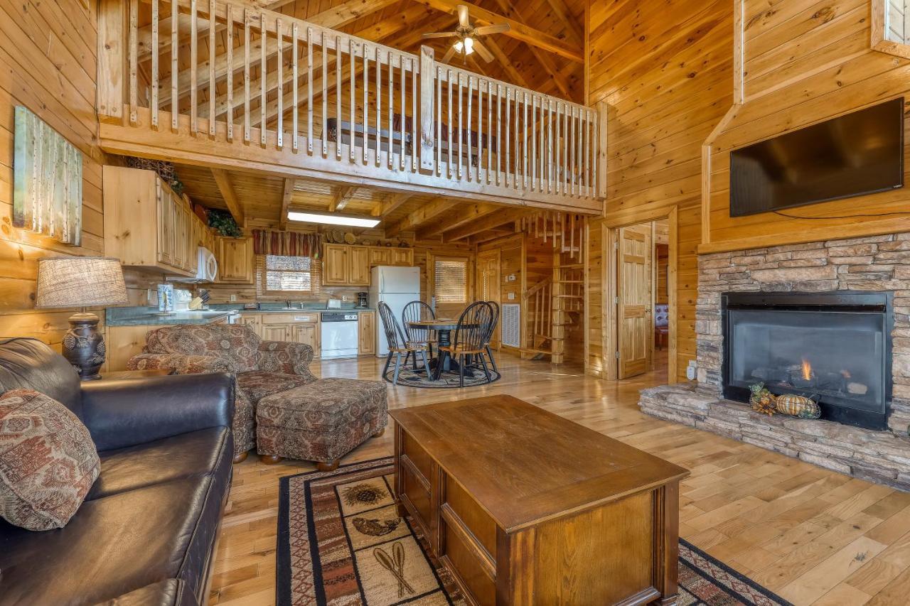 Elegant Escape Villa Pigeon Forge Bagian luar foto